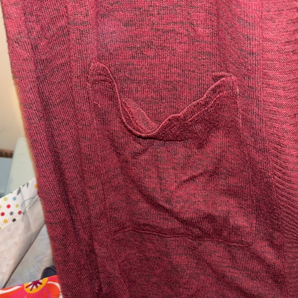 Elegant Burgundy Women's Cardigan - Picture 5 of 9